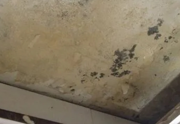 怀化阳台漏水维修公司分享下怀化卫生间渗水维修需要注意哪些问题。